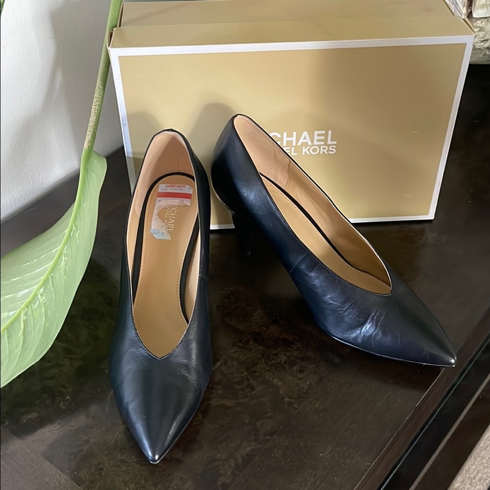 Michael Kors Black Women's Heels - Picture 4 of 5